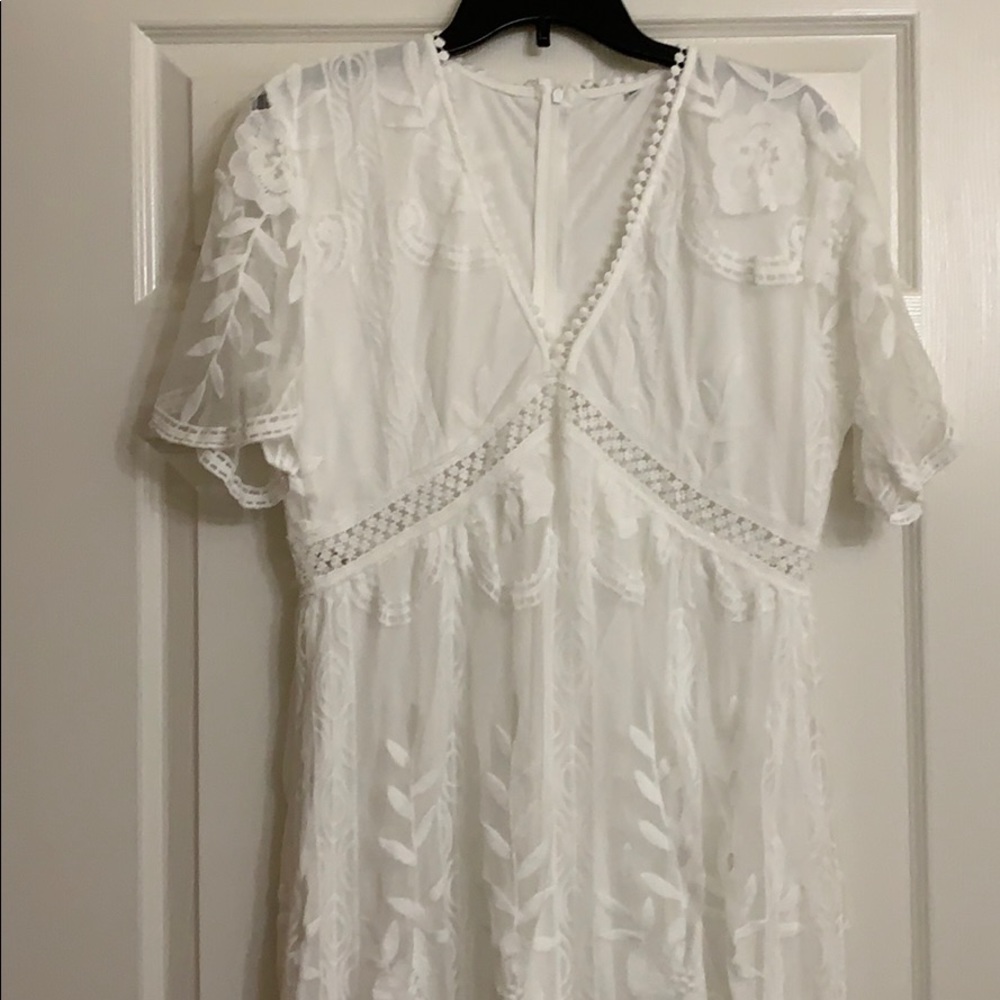 White lace maxi dress